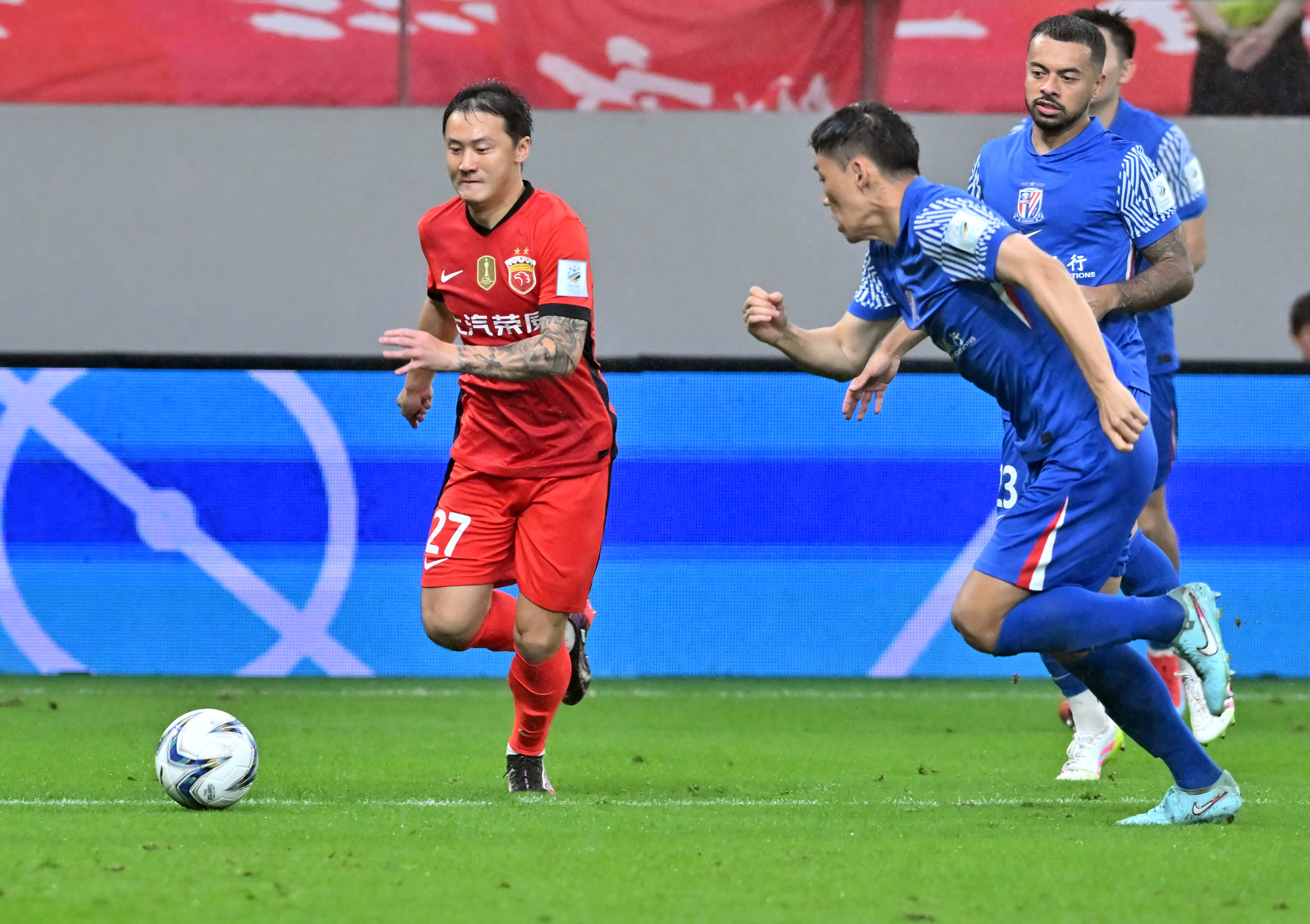 银河娱乐网站 -上海申花训练开放日,国际比赛日战术微调引欢呼,法国杯在即,赛程密集仍需轮换的简单介绍